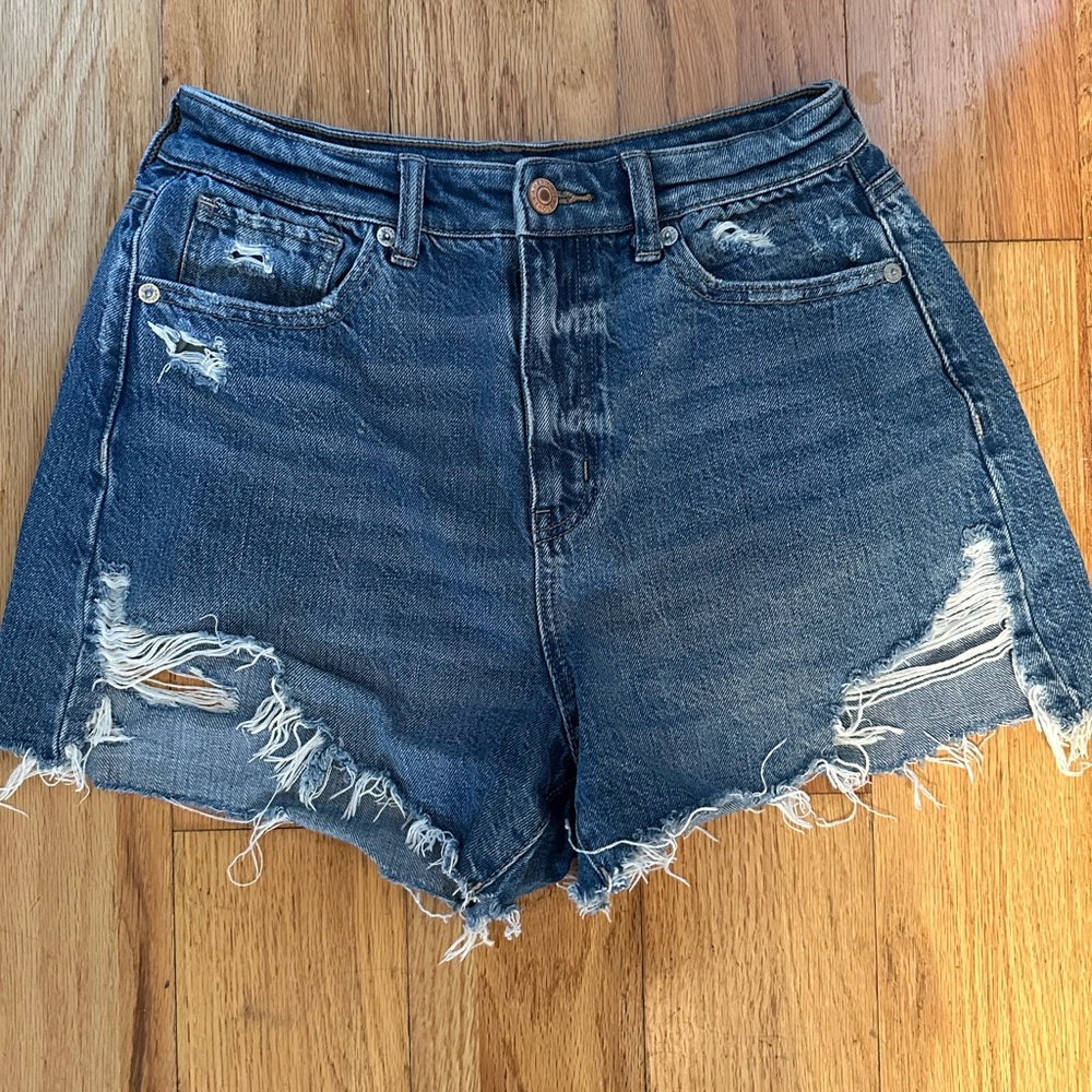 American eagle “highest rise mom short”